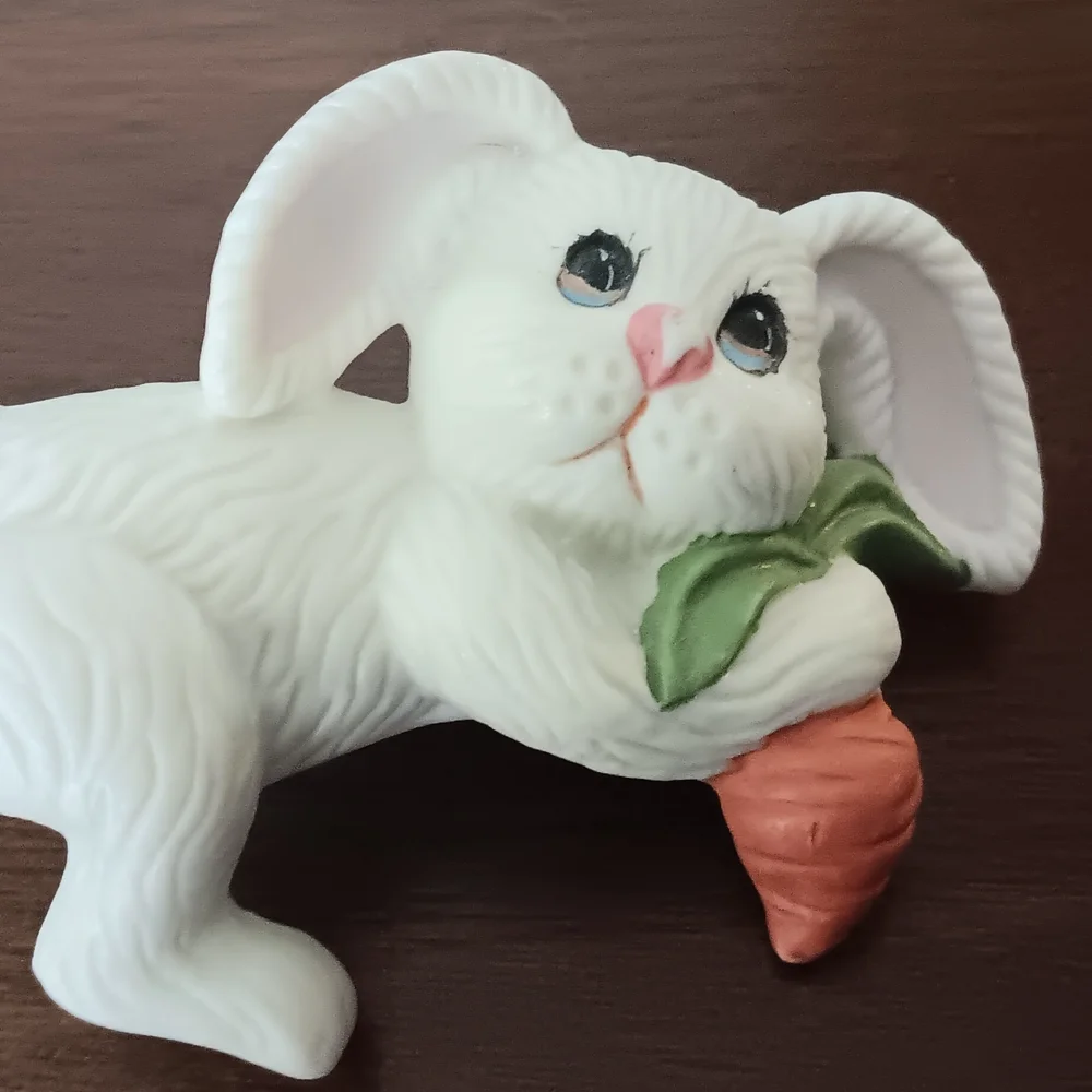 Vtg Pr of 2 White Bunny Rabbits W/carrots Shelf Sitters Ceramic Figurines